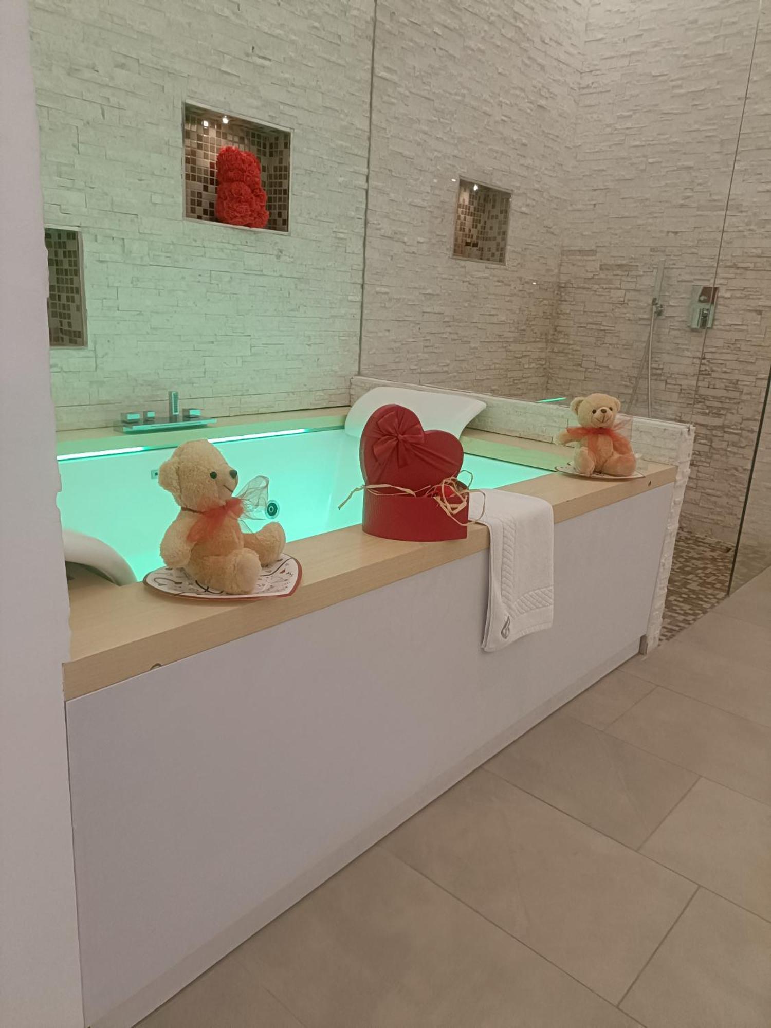 Romantic Suite Монополи Экстерьер фото